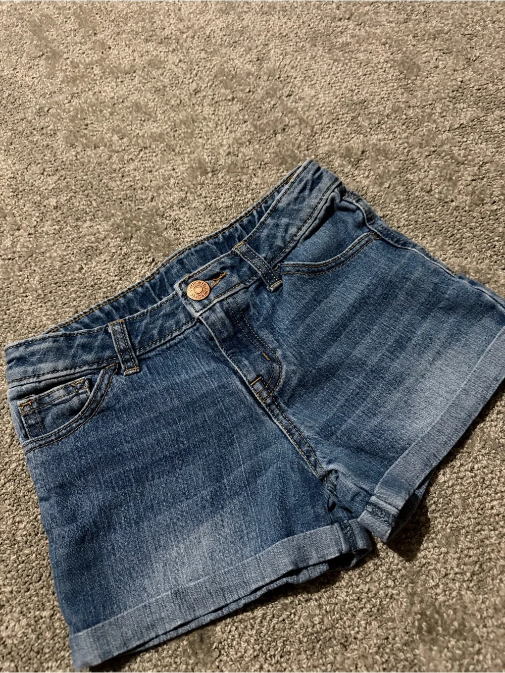 Cherokee young girls jean shorts medium (7/8) great condition and feel‎